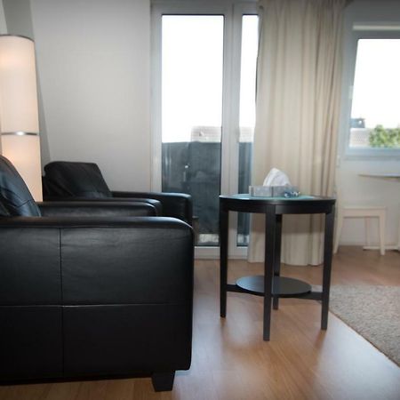 Business & Tourist Apartment Dusseldorf Exterior photo