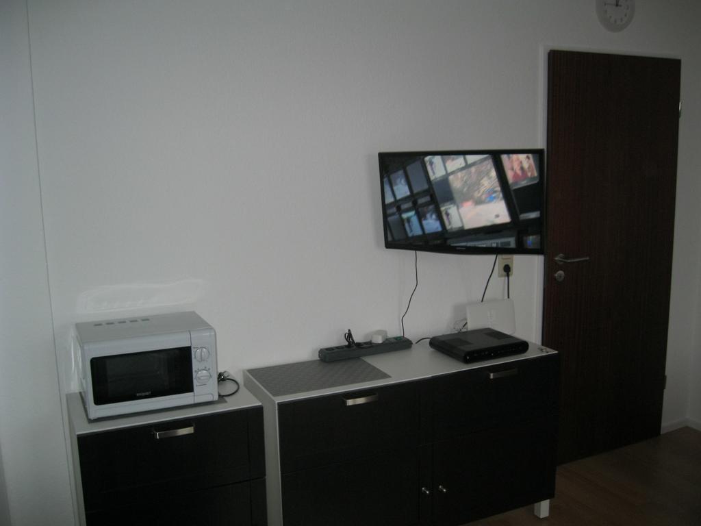 Business & Tourist Apartment Dusseldorf Exterior photo